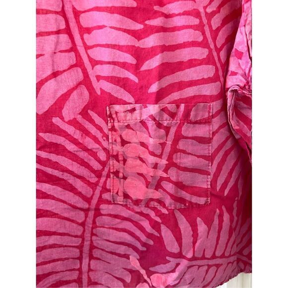Clover Mamas Girl’s pink and dark pink batik style cotton apron with leaf print - Picture 3 of 4